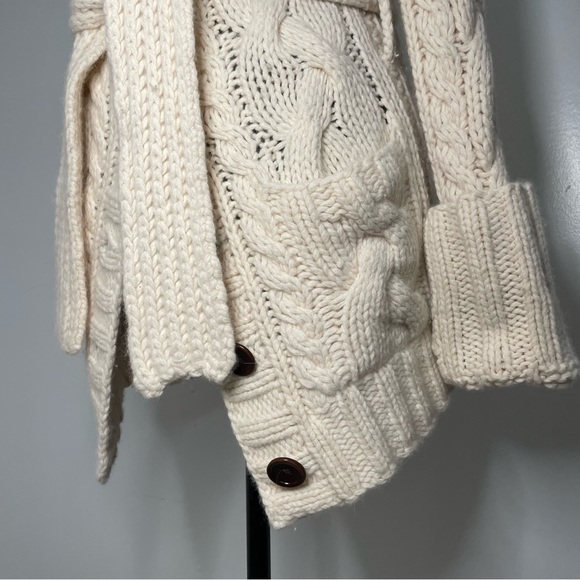 Abercrombie & Fitch Vintage Cream Lamb’s Wool Button Down Cable Knit Sweater - Picture 5 of 11